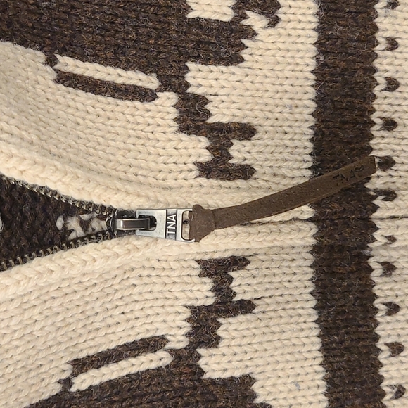 Aritzia TNA 100% Lambswool Sweater - Picture 4 of 8